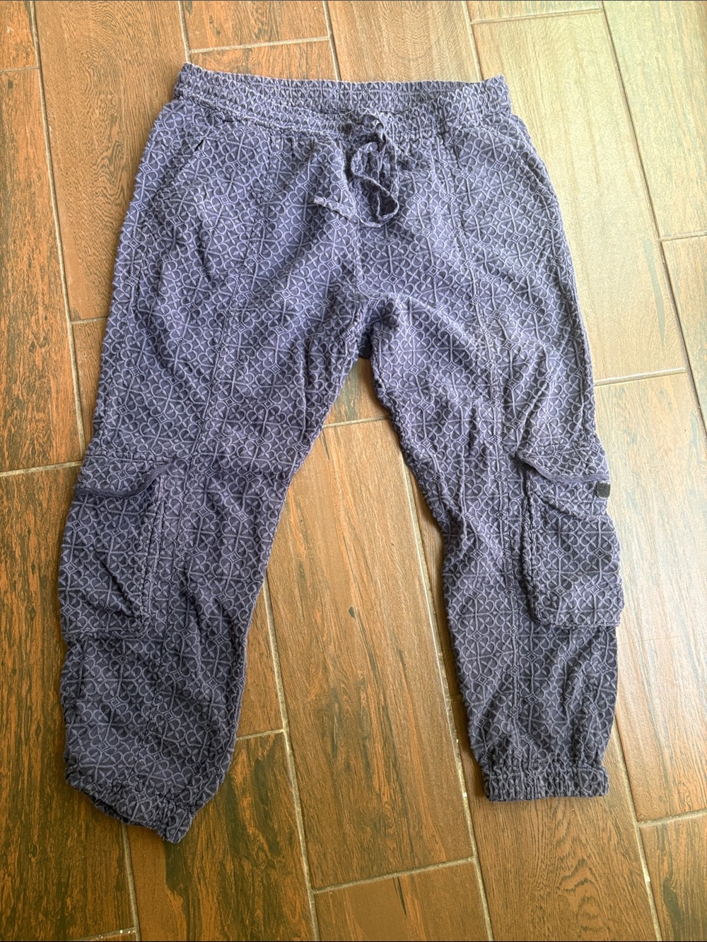Johnny Was Purple Geometric Cropped Cargo Joggers